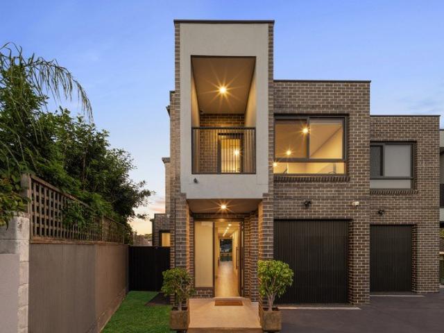 Contemporary family entertainer reveals a home of style, light and functionality