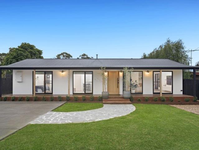 Contemporary Family Entertainer with Self Contained Studio, Wellness Retreat and Expansive Grounds