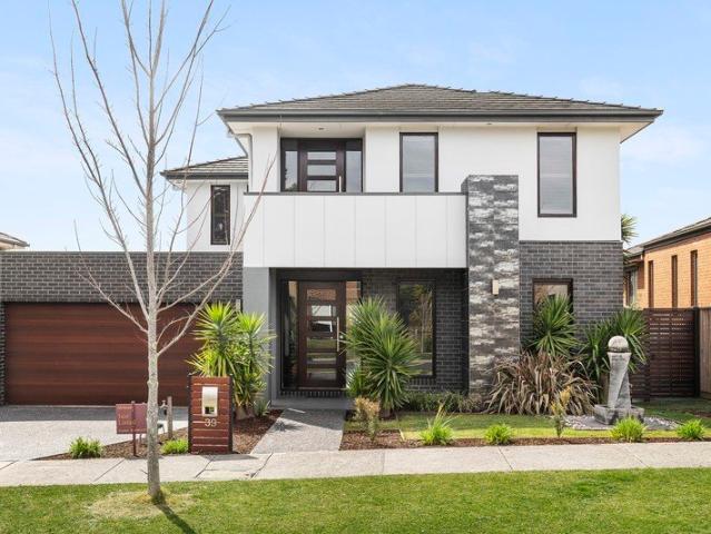 Contemporary Family Entertaining Retreat
