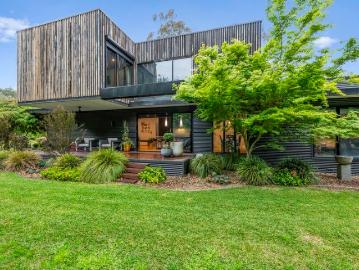 Contemporary Family Escape on Acreage