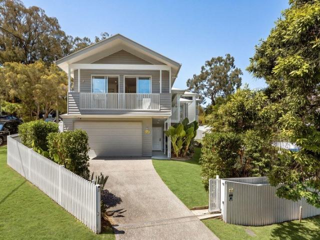 Contemporary family friendly design and flawless alfresco connection