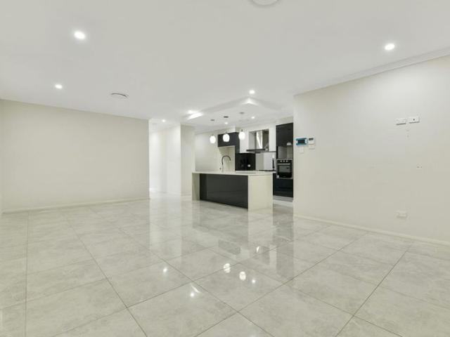 Contemporary Family Haven in the Heart of Oran Park – Modern Comfort Meets Effortless Living!