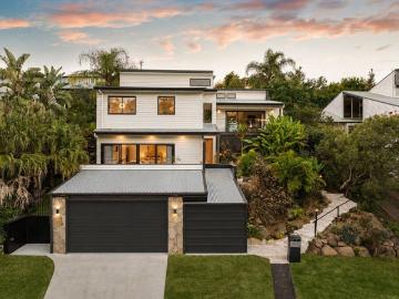 Contemporary Family Home, Ideal Inner City Location