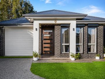 Contemporary Family Home Set Up for All Season Entertaining