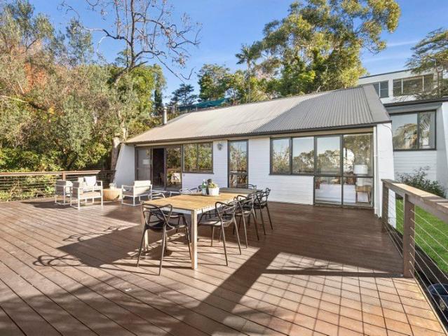 Contemporary Family Home with In law accommodation, Backing Bushland with Ocean Views