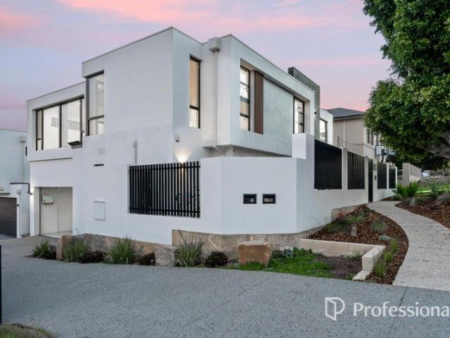 CONTEMPORARY FAMILY HOME WITH PREMIUM FINISHES