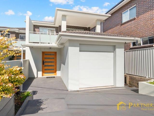 Contemporary Family Luxury with North Facing Presence