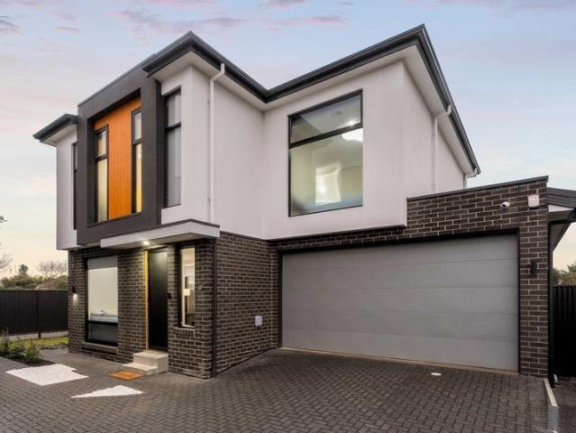 Contemporary Family Luxury with an Entertainer's Dream Lifestyle