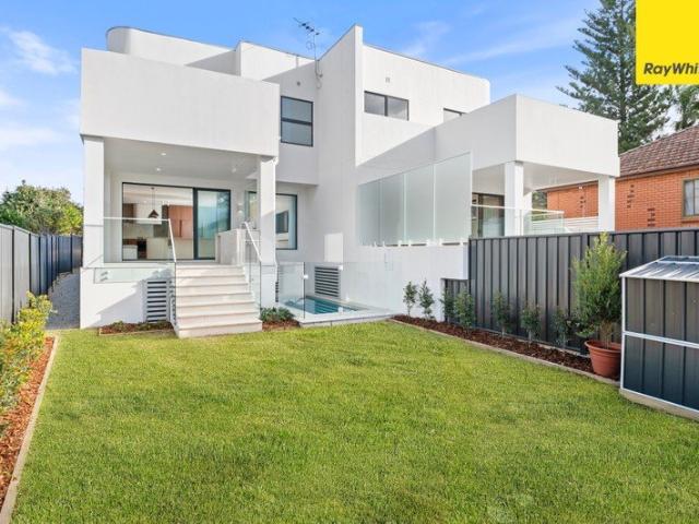Contemporary Family Luxury with Exceptional Craftsmanship