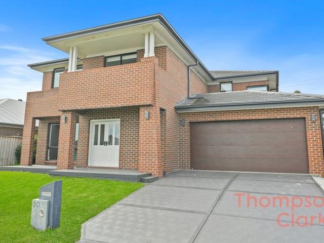 CONTEMPORARY FAMILY LUXURY WITH FOUR ENSUITES & EXCEPTIONAL OUTDOOR LIVING