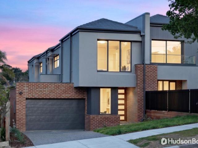 Contemporary Family Luxury in a Superb Location