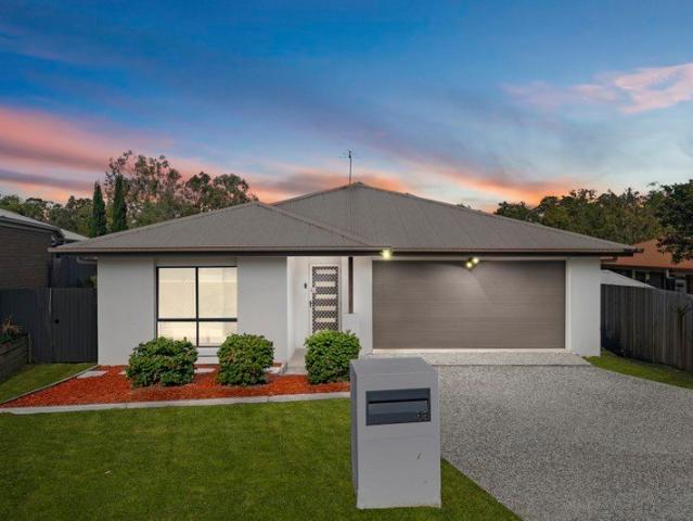 Contemporary Family Luxury on 551m² High Ceilings, Ducted Aircons, Solar & Premium Upgrades