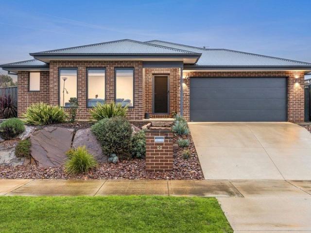Contemporary Family Living!