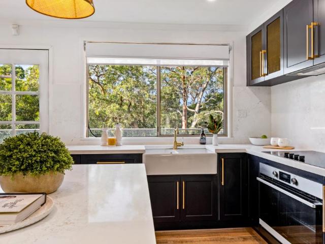 Contemporary Family Living with a Bushland Outlook