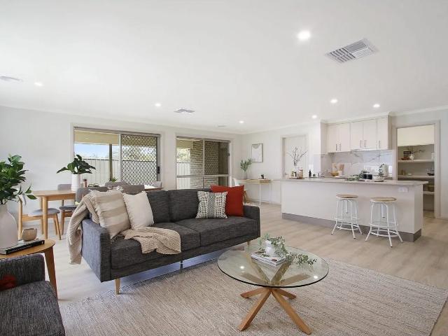 Contemporary Family Living with a Peaceful Outlook