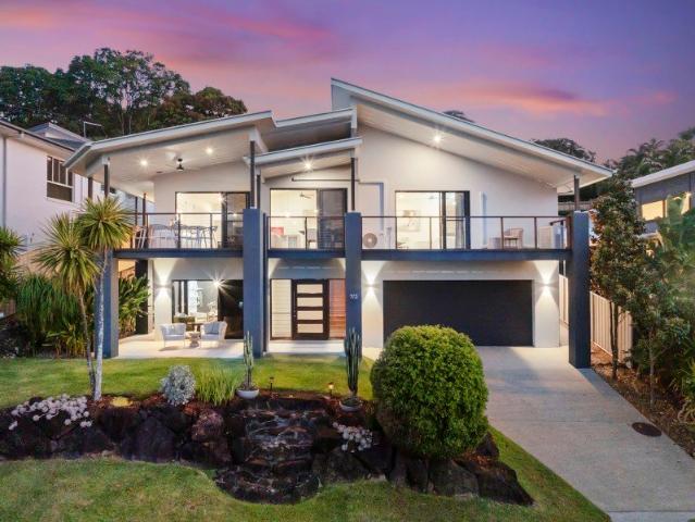 Contemporary Family Living with Exceptional Ocean Views