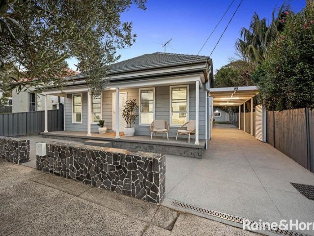 Contemporary Family Living with Exceptional Entertaining