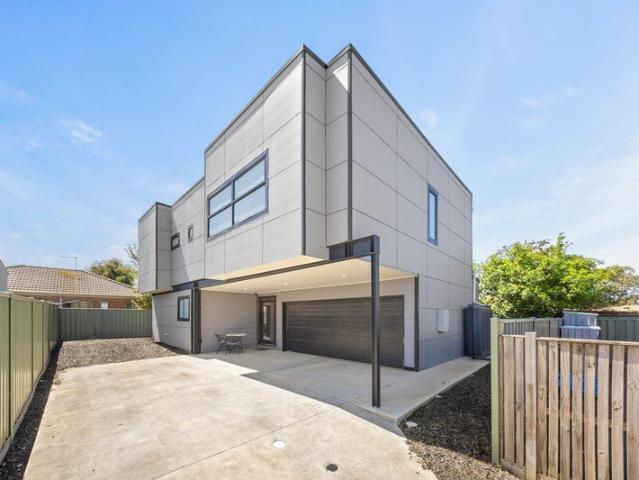 Contemporary Family Living with Impressive Space