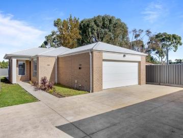 Contemporary Family Living With Premium Finishes In The Heart Of Ballan
