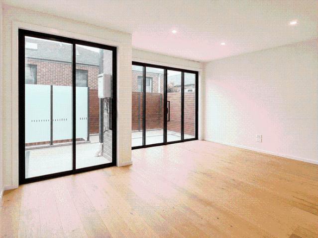 Contemporary Family Living with Premium Finishes in the Heart of Doncaster
