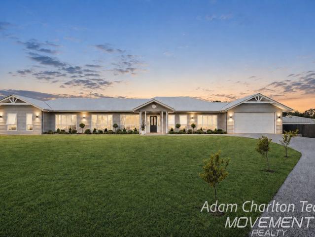 Contemporary Family Living with Premium Finishes on 3,004m²