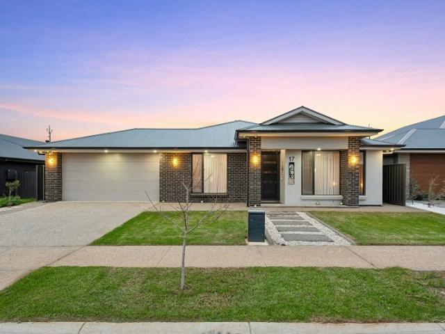 Contemporary Family Living with Premium Upgrades & Smart Technology