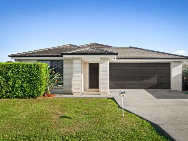 Contemporary Family Living With Quality Finishes in the Highly Desired 'River's Edge' Estate!
