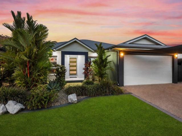 Contemporary Family Living with Resort Style Outdoor Entertaining!