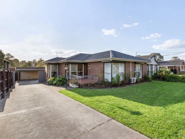 Contemporary Family Living with Reserve Access