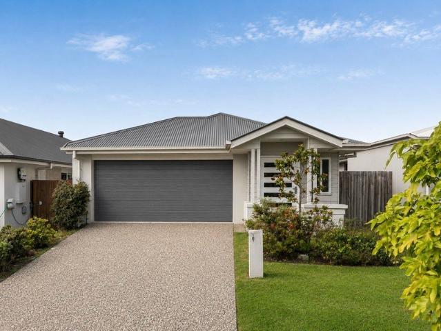 Contemporary Family Living with Style, Comfort & Convenience