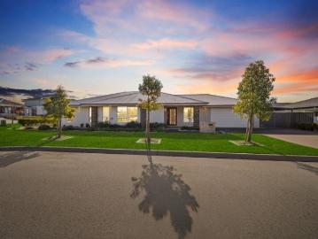 Contemporary Family Living with Style, Space & Functionality