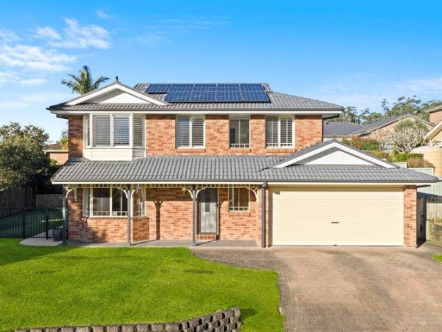 Contemporary Family Living with Style, Space, Pool and Stunning Valley Outlooks