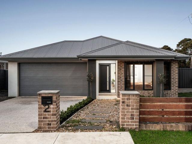 Contemporary Family Living with Space and Privacy