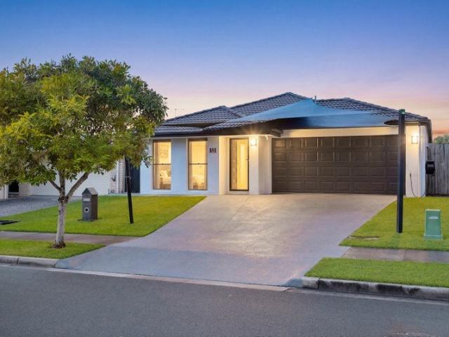 Contemporary Family Living Backing onto a Tranquil Nature Reserve