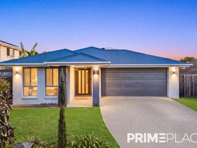 Contemporary Family Living in the Heart of Bellbird Park!