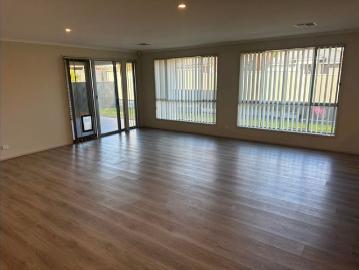 Contemporary Family Living in the Heart of Blakeview