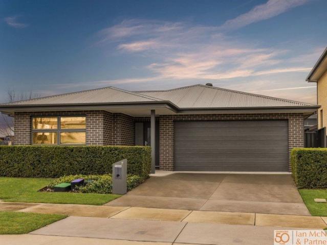 Contemporary Family Living in the Heart of Googong