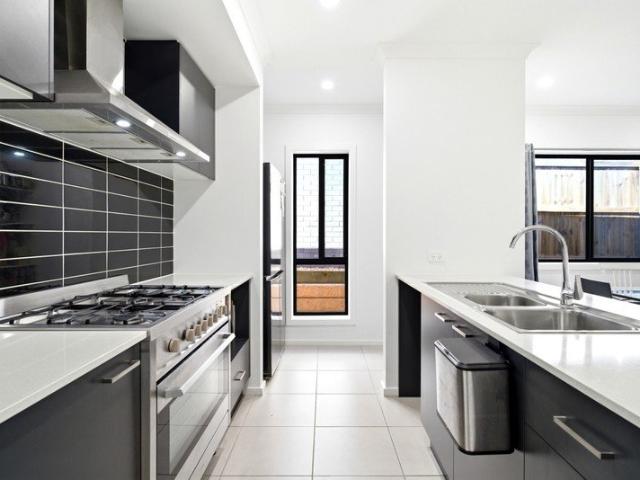 Contemporary Family Living in the Heart of Greenbank!