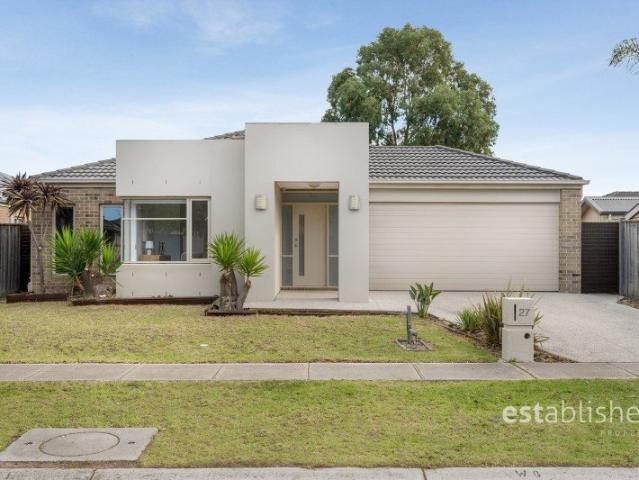 Contemporary Family Living in the Heart of Saltwater Coast