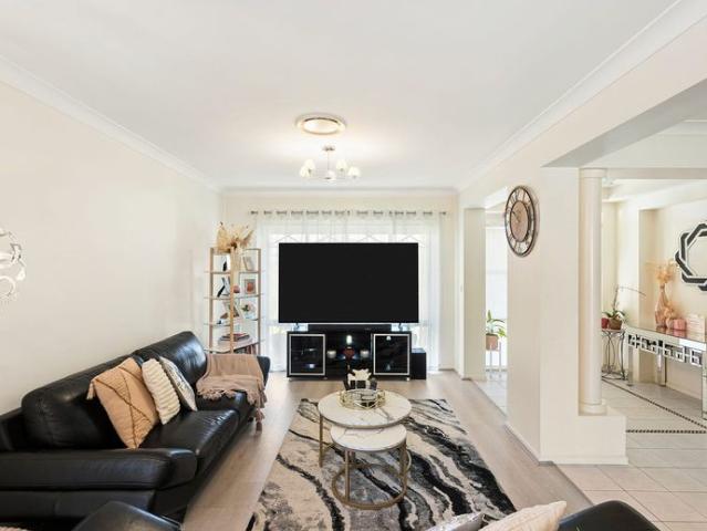 Contemporary Family Living in the Heart of Shell Cove