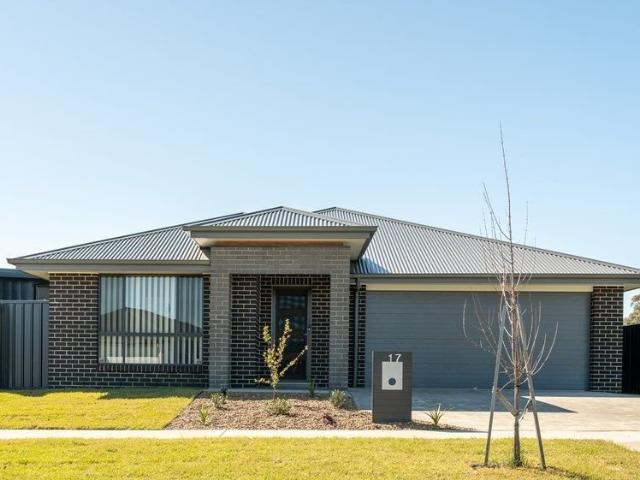 Contemporary Family Living in the Heart of Shiralee Estate