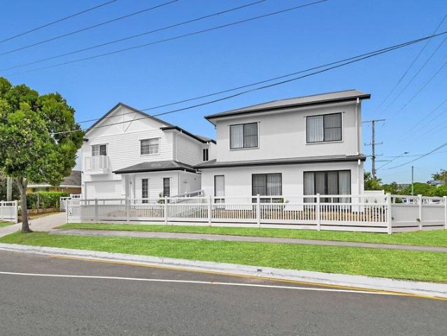 Contemporary Family Living in the Heart of Runaway Bay