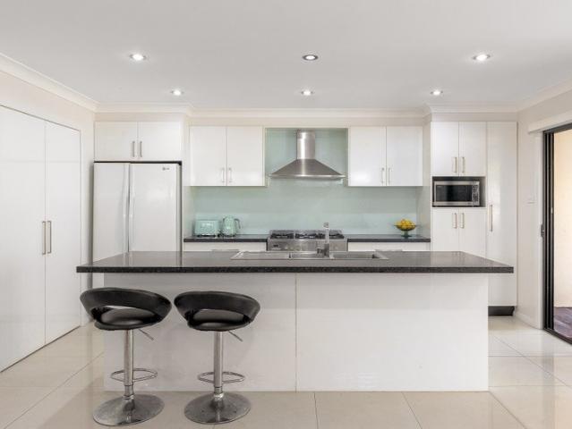 Contemporary Family Living in the Heart of Woonona