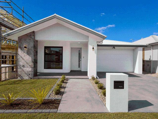 Contemporary Family Living in the Sought After Panorama Estate