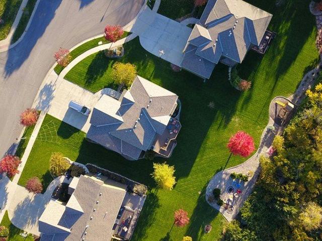 Contemporary Family Living in a Connected Parkinson Location