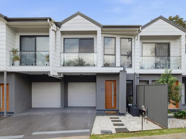 Contemporary Family Living in a Convenient Lurnea Location