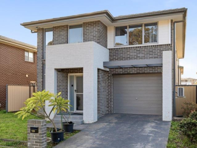 Contemporary Family Living in a Desirable Edmondson Park Setting
