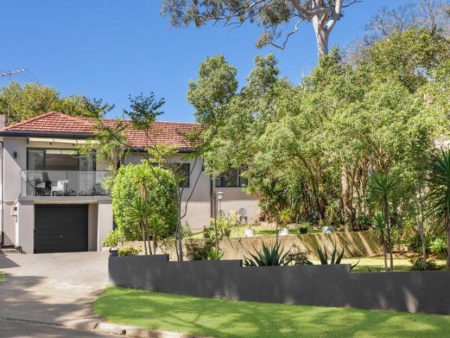 Contemporary Family Living in a Leafy Setting