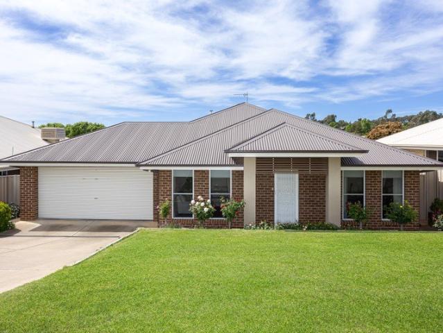 Contemporary Family Living in a Peaceful Bourkelands Setting
