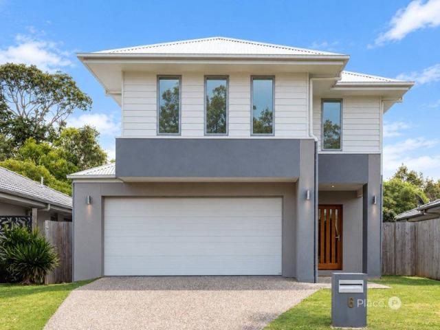 Contemporary Family Living in a Peaceful Upper Kedron Pocket